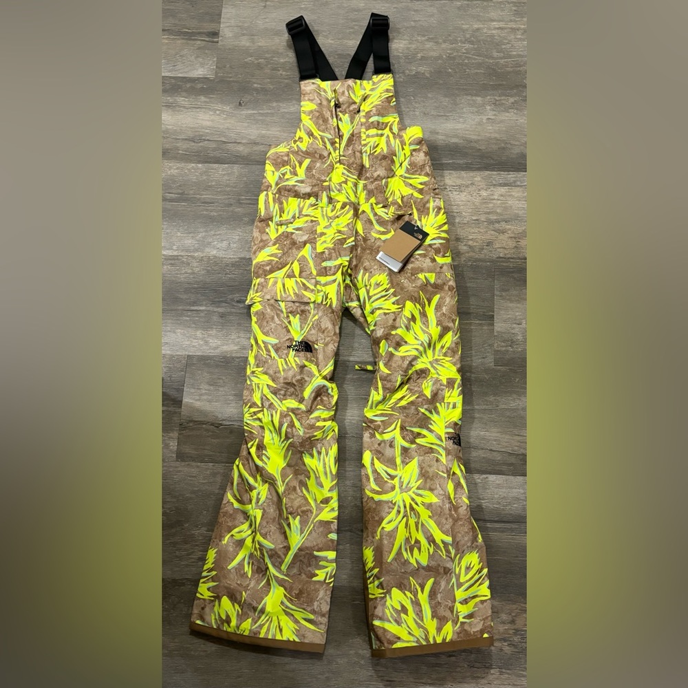 Brand new with tags mens Northface camouflage snow/hunting gear
